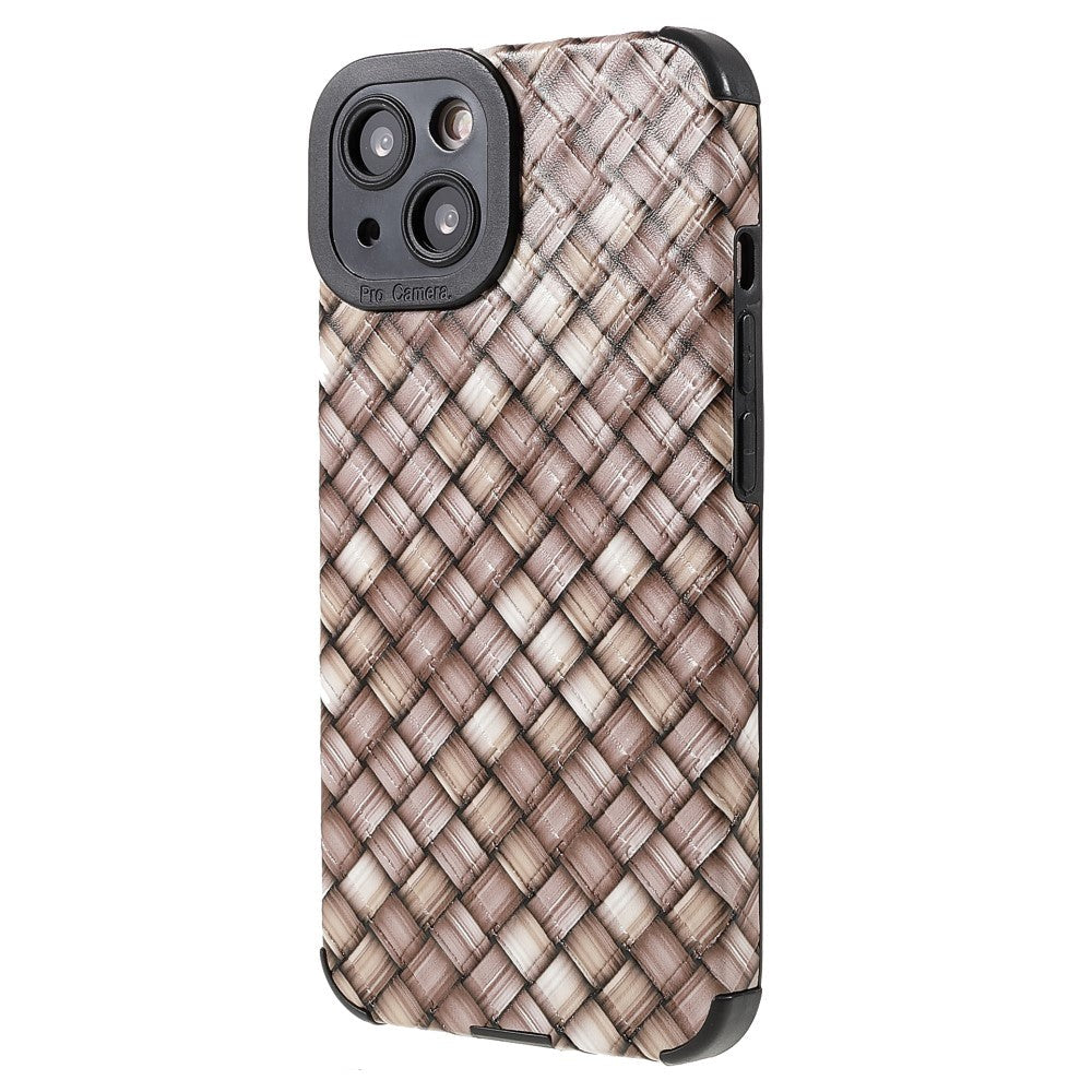 iPhone 13 Fleksibelt Plastik Bagside Cover - Vævet Tekstur - Brun