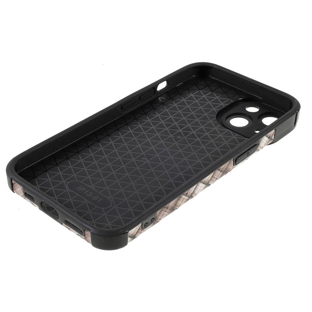 iPhone 13 Fleksibelt Plastik Bagside Cover - Vævet Tekstur - Brun
