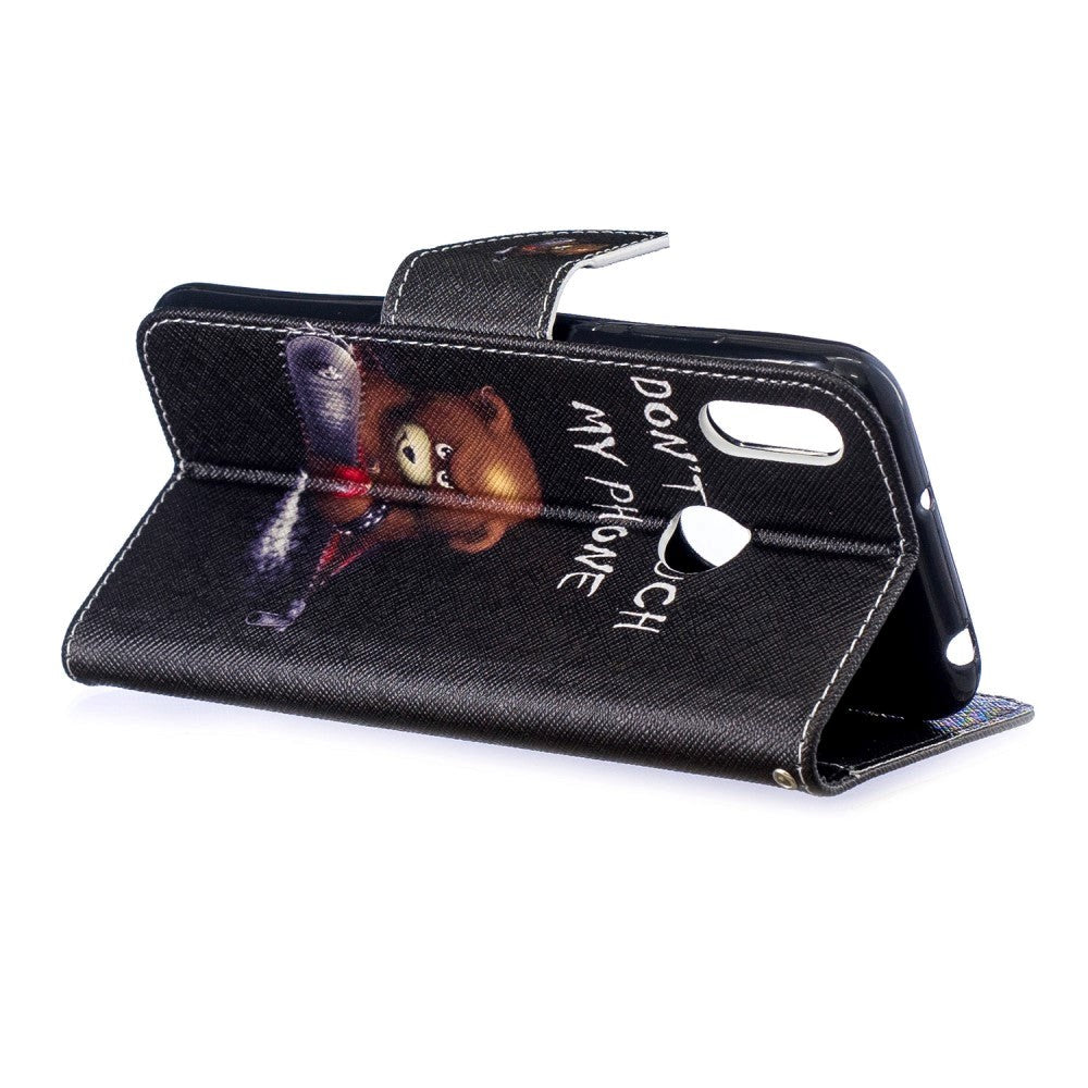 Huawei Y6 (2019) Læder Flip Cover m. Pung - Skræmmende Bjørn