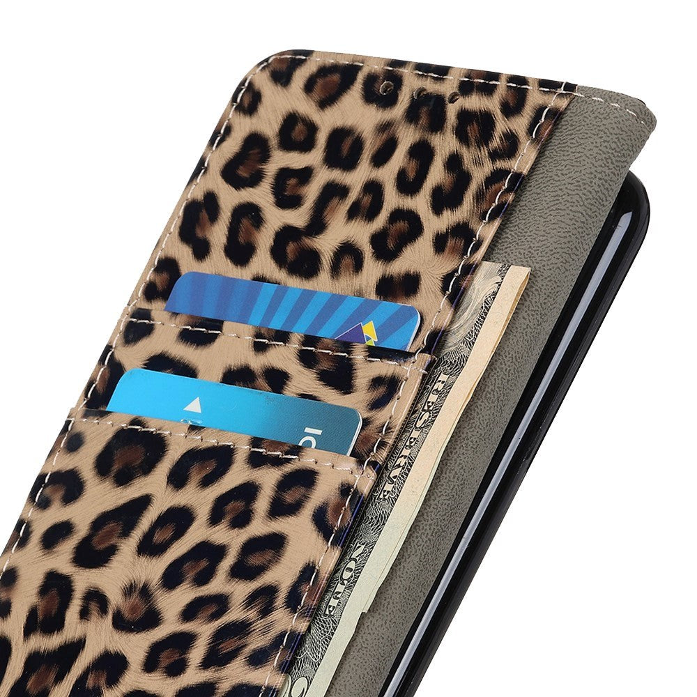 Motorola Moto E6 Plus Leopard Cover m. Pung Brun