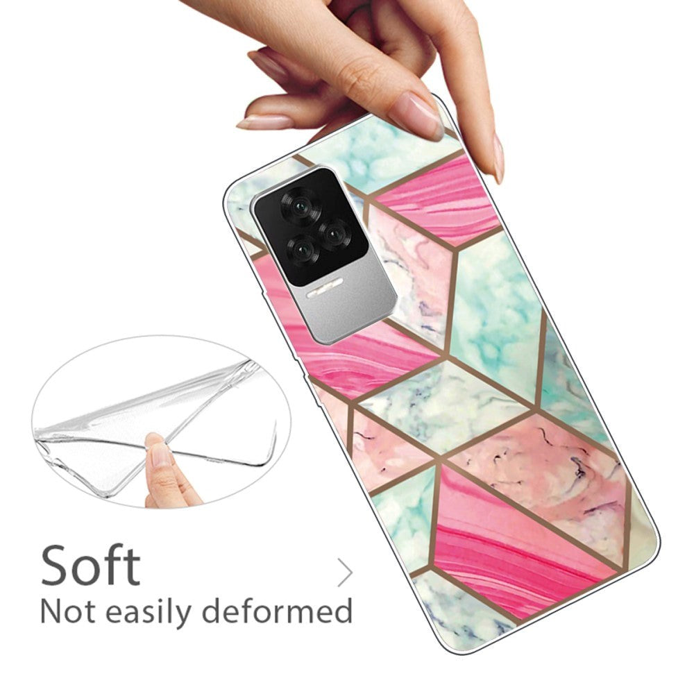 Xiaomi Poco F4 Fleksibelt Plastik Bagside Cover - Lyserød Marmor