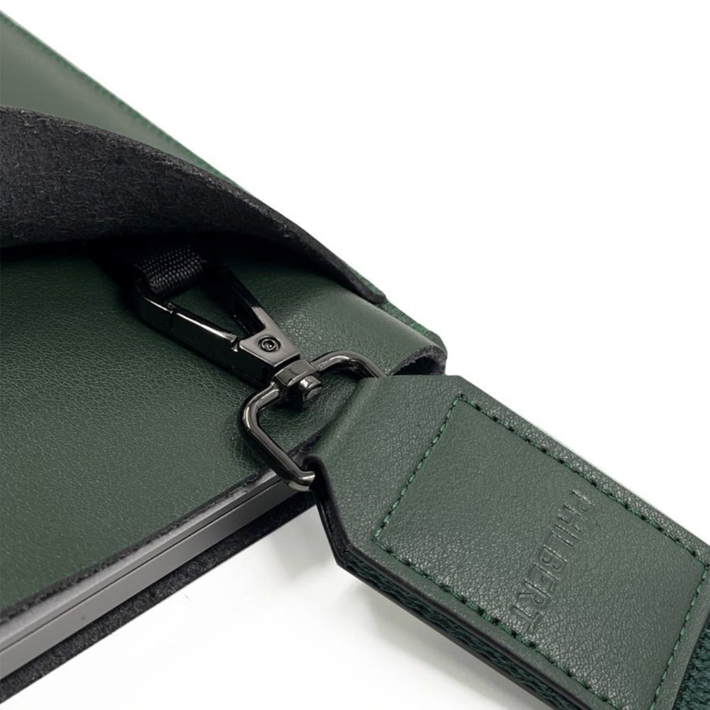 Philbert UltraSlim Vegansk Læder Sleeve m. Strop Til MacBook / Laptop 15" (35,5 x 25 x 2 cm) - Grøn