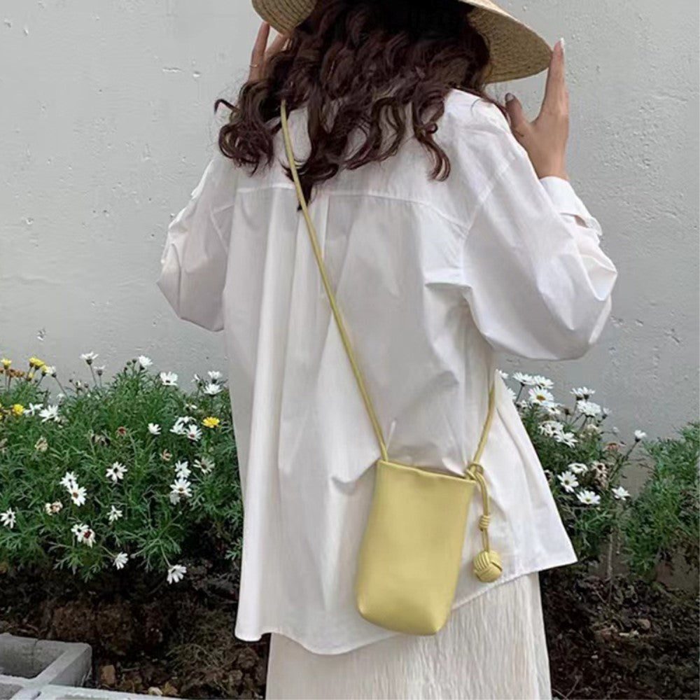 Kunstlæder Crossbody Mobil Taske m. Magnet Lukning (200 x 130 mm) - Sort