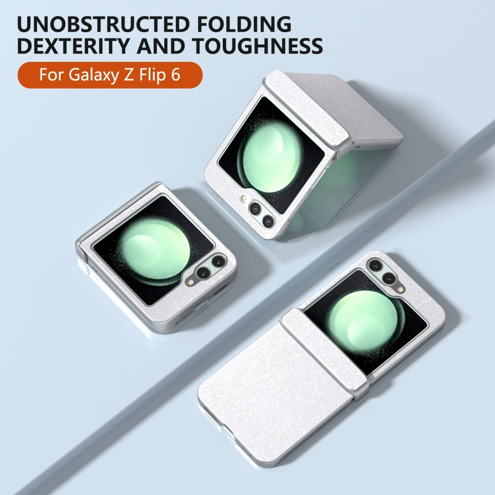 Samsung Galaxy Z Flip7 FE / Flip6 Læderbetrukket Glitrende Plastik Bagside Cover - Hvid