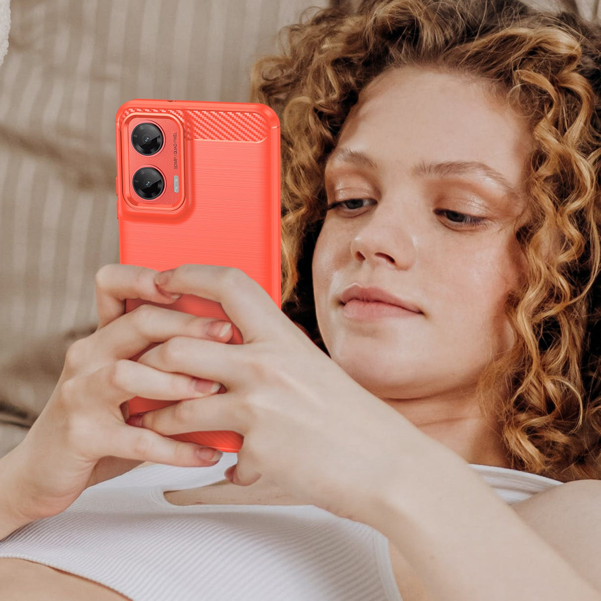 EIDERWOOD Motorola Moto G35 5G Cover m. Carbon Fiber Texture - Rød