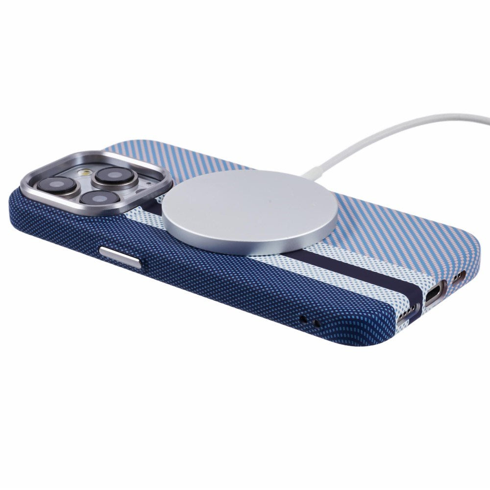 iPhone 15 Pro - EIDERWOOD Mønstret Carbon Cover - MagSafe Kompatibel - Blue Stripes