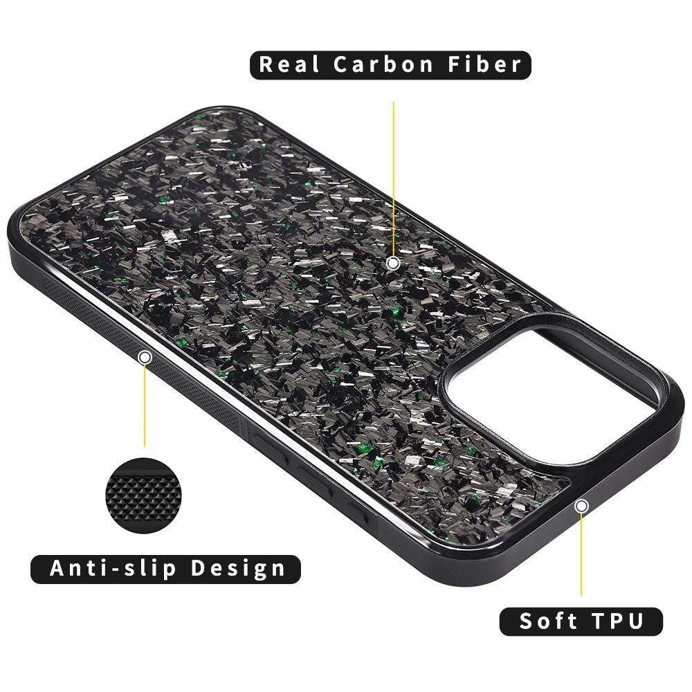 EIDERWOOD iPhone 15 Pro Carbon Cover m. Skridsikker Kant - MagSafe Kompatibelt - Sort