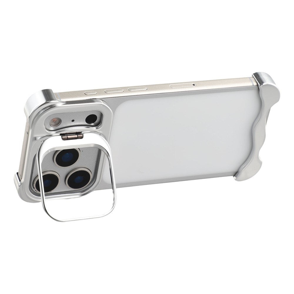iPhone 17 Pro 2-i-1 Metal Bumper Cover - Ståfunktion & Linsebeskytter - Sølv