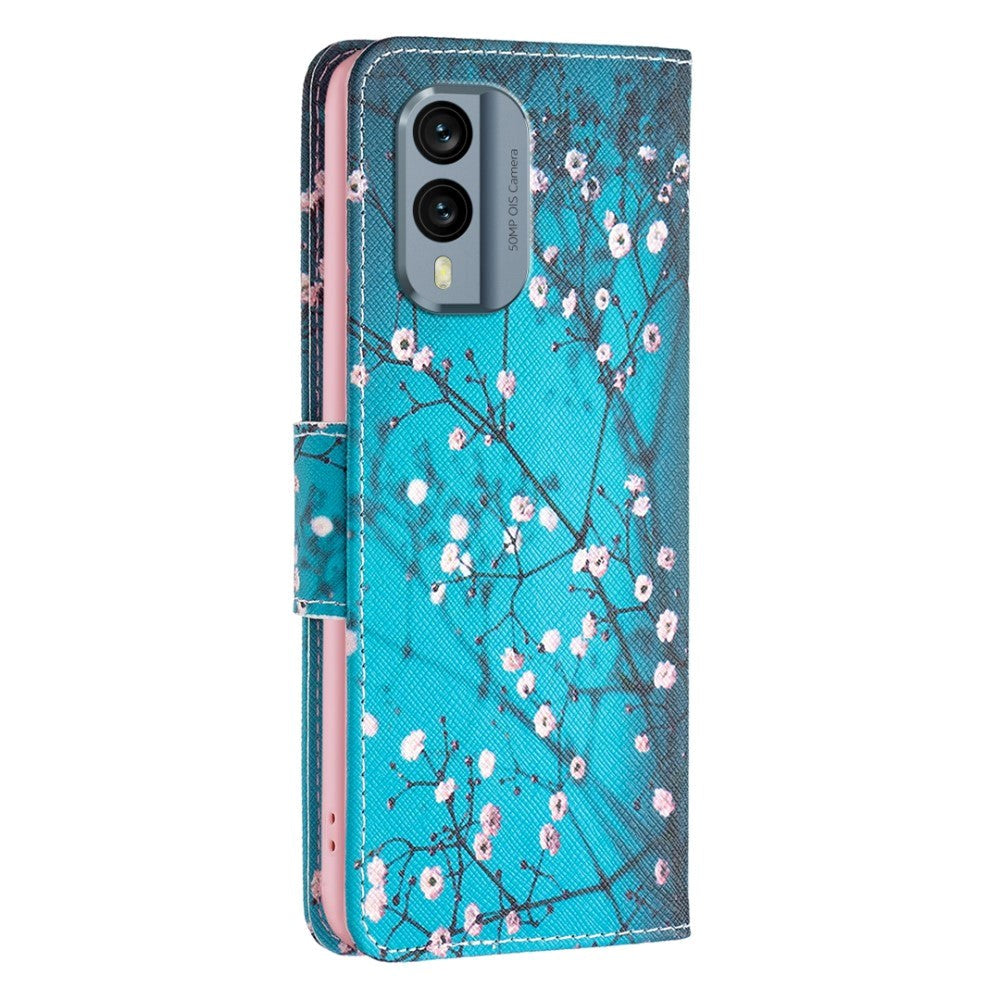Nokia X30 Læder Flip Cover m. Pung & Print - Træ med Blomster
