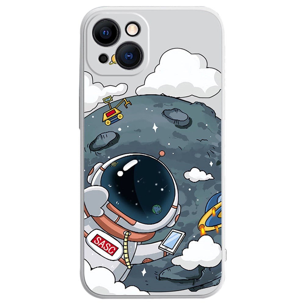 iPhone 14 Fleksibel Bagside Cover af Plastik m. Print - Astronaut På Månen / Hvid