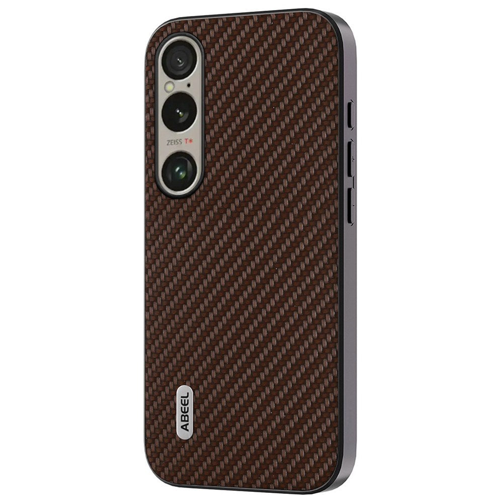 Sony Xperia 1 VI Carbon Fiber Læderbetrukket Bagside Cover - Brun