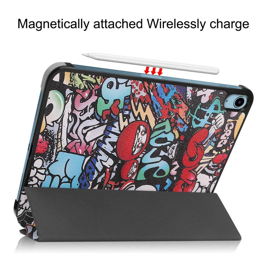 iPad 11" (2025) / iPad 10.9" (2024/2022) Læder Flip Cover m. Tri-fold Stand - Graffiti