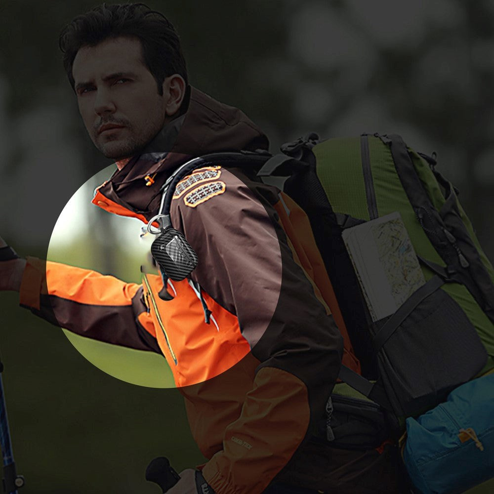 Apple AirPods Pro 2nd Gen (2022) Fleksibelt Plast Cover m. Carbon Look & Nøglering - Sort