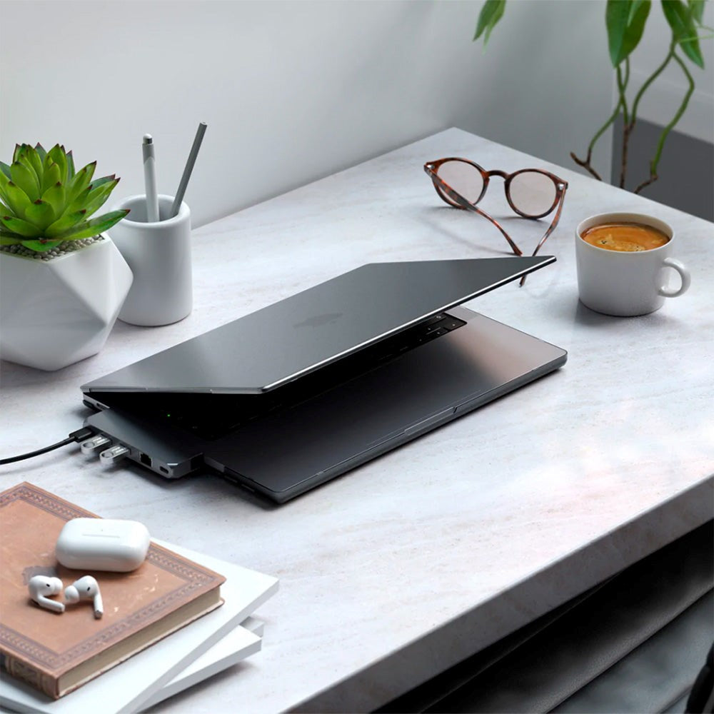 Satechi MacBook Pro 16 M1/M2/M3/M4 (2021-2024) Eco Hardshell Cover - Mørk Gennemsigtig