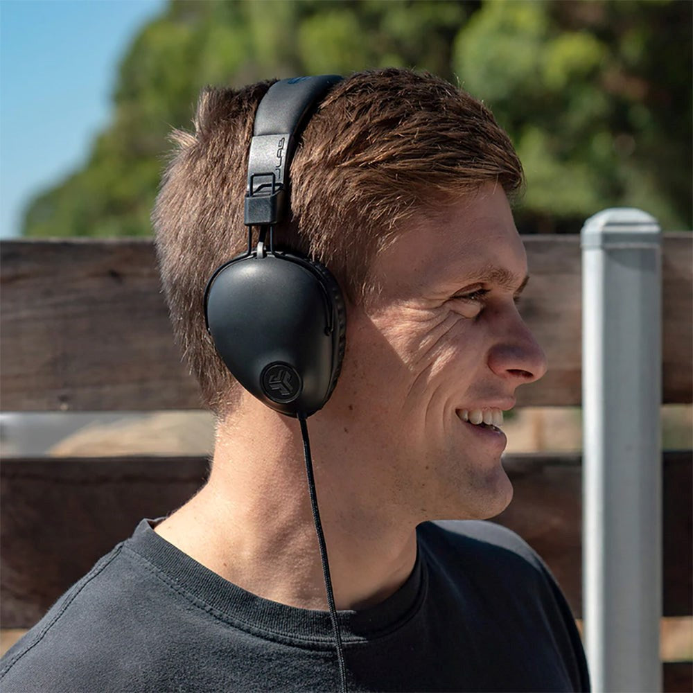 JLab Studio Pro Over-Ear Høretelefoner - Sort