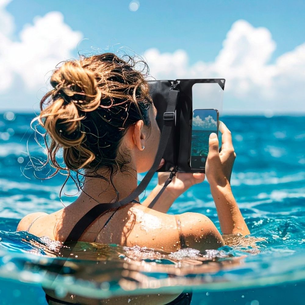 Spigen Aqua Shield A640 2-i-1 Vandtæt Etui inkl. Strop - Sort / Gennemsigtig