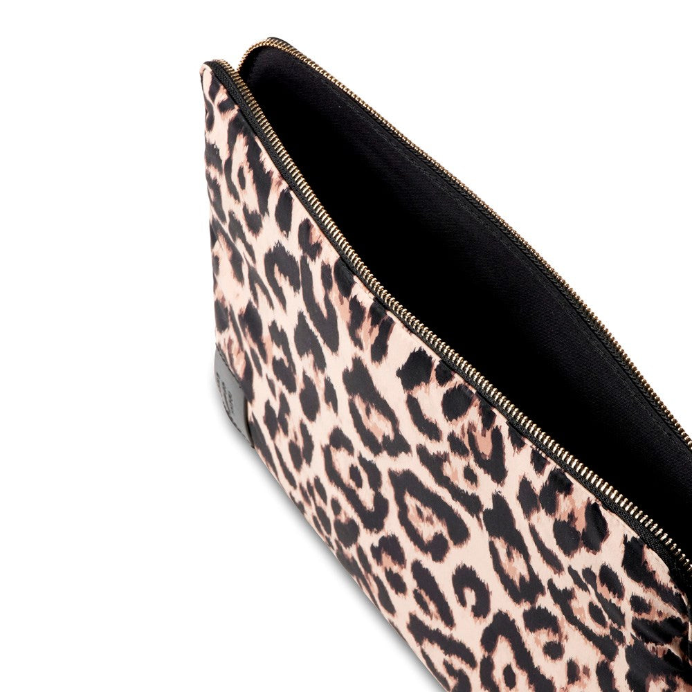 iDeal of Sweden Essential Macbook / Laptop Sleeve 16" - Leo