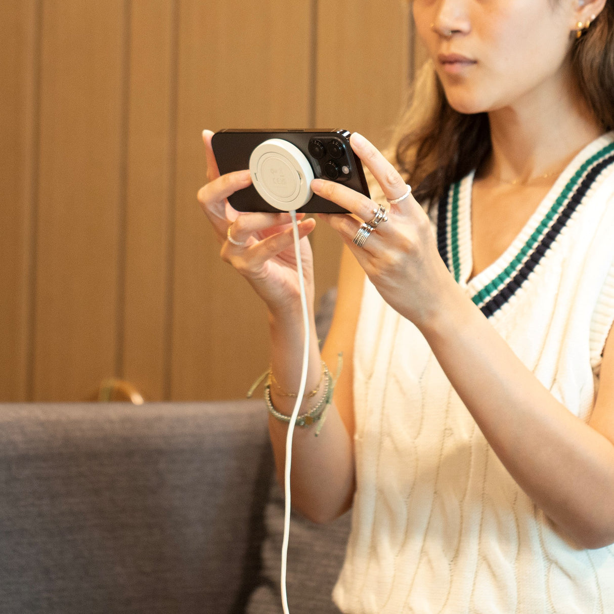 Magnetisk Trådløs Oplader m. Ståfunktion - Native Union Snapstand - Qi2 - Beige