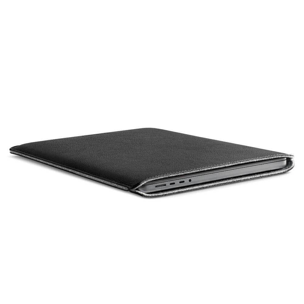 MacBook Pro 16" M4 / M3 / M2 / M1 (2024 - 2021) Woolnut Sleeve - 27.5 x 37.5 cm - Ægte Læder - Sort