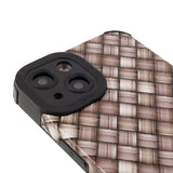 iPhone 13 Fleksibelt Plastik Bagside Cover - Vævet Tekstur - Brun