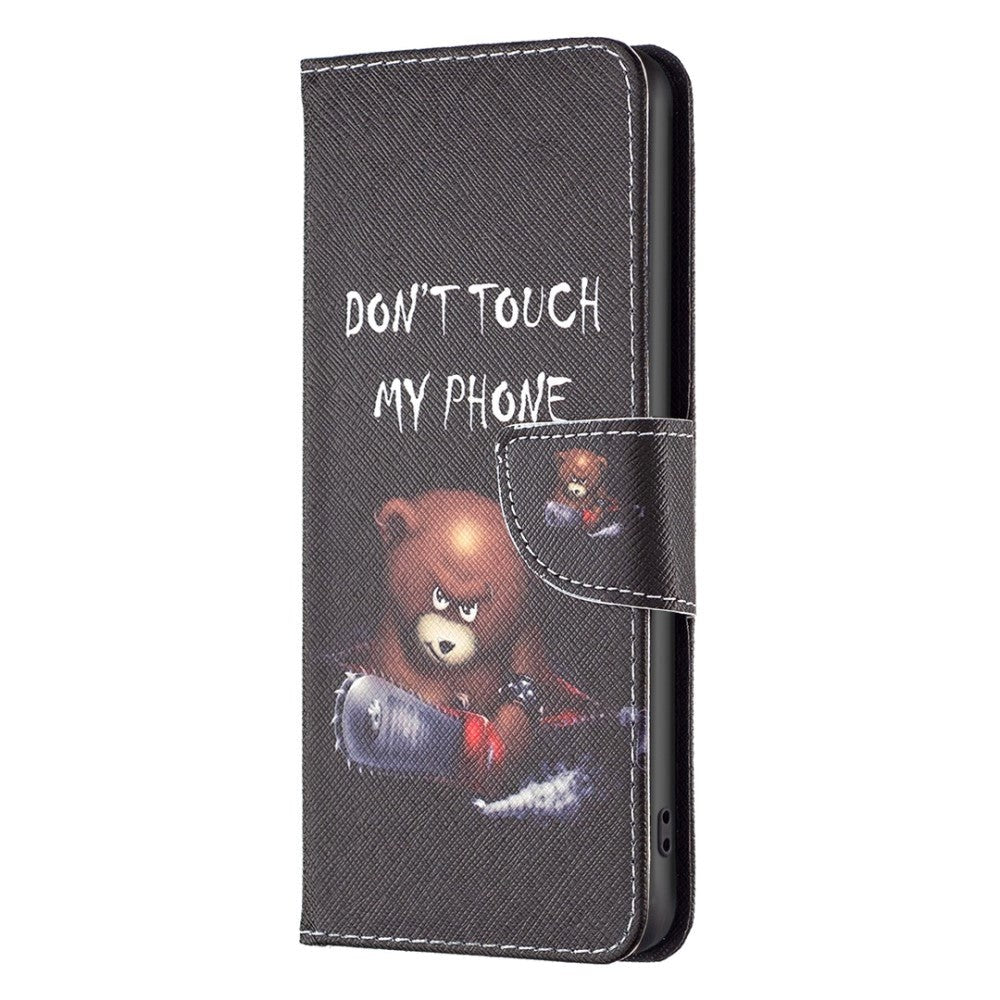 iPhone 14 Plus Læder Flip Cover m. Pung & Print - "Don't Touch My Phone Bjørn"