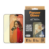 iPhone 15 Pro PanzerGlass Ultra Wide Fit Beskyttelsesglas m. EasyAligner - Anti-Reflective - Anti-Blue Light - Diamond Strength - Gennemsigtig / Sort Kant