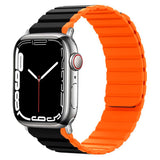 Lippa Apple Watch (42/44/SE/45/46/49mm) Magnetisk Silikone Multi Rem - Sort / Orange