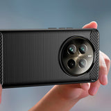 Realme 12 Pro (5G) / 12 Pro+ (5G) Tech-Protect Fleksibelt Plastik Carbon Bagside Cover - Sort