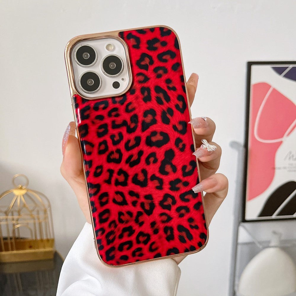iPhone 14 Pro Fleksibelt Plast Bagside Cover - Leopard Mønster - Rød