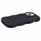 EIDERWOOD iPhone 15 Fleksibelt Plastik Wavy Mobil Cover - Sort