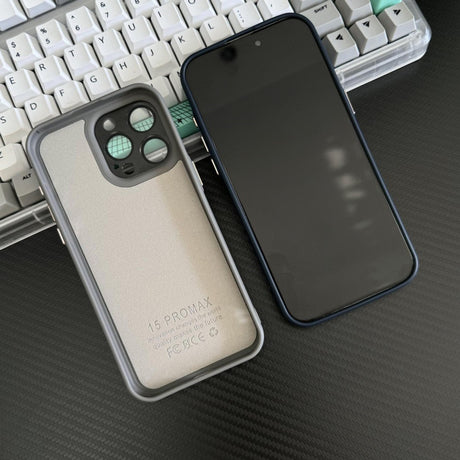 EIDERWOOD iPhone 14 Pro Silikone Bagside Cover m. Indbygget Kamerabeskyttelse - Sort