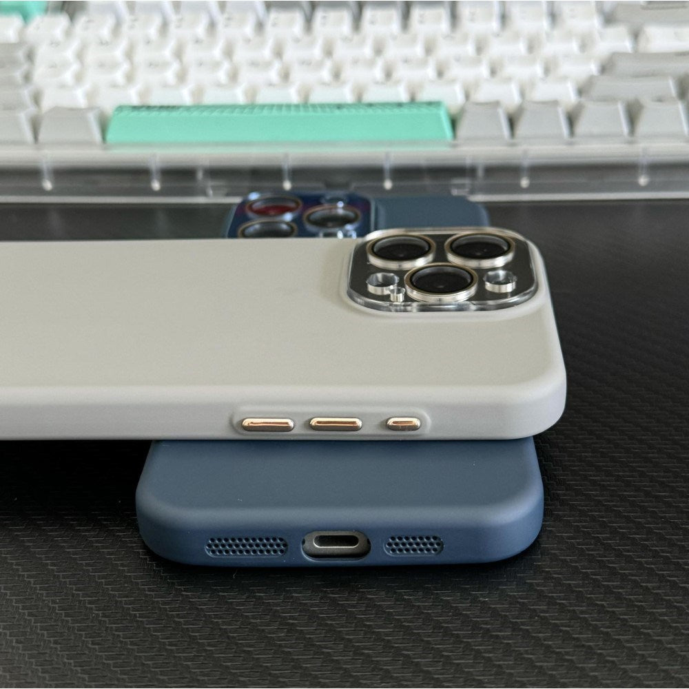 EIDERWOOD iPhone 14 Pro Silikone Bagside Cover m. Indbygget Kamerabeskyttelse - Sort