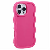 EIDERWOOD iPhone 16 Pro Fleksibelt Plastik Wavy Mobil Cover - Pink