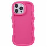 EIDERWOOD iPhone 16 Pro Fleksibelt Plastik Wavy Mobil Cover - Pink