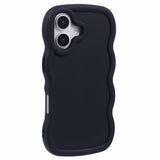 EIDERWOOD iPhone 16 Fleksibelt Plastik Wavy Mobil Cover - Sort
