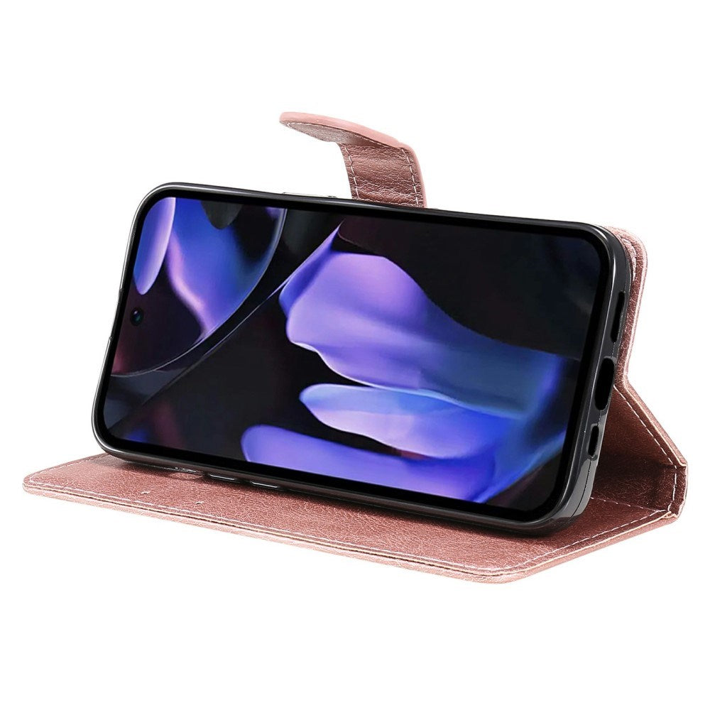 Google Pixel 9a - EIDERWOOD Kunstlæder Flip Cover m. Kortholder & Strop - Lyserød