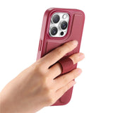 iPhone 13 Pro - Hårdt Plastik Cover m. Kunstlæder Bagside & Fingerrem - MagSafe Kompatibel - Rød