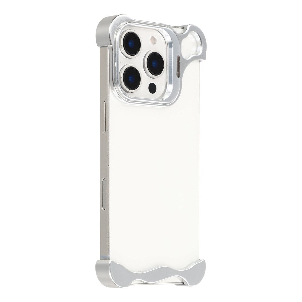 iPhone 16 Pro 2-i-1 Metal Bumper Cover - Ståfunktion & Linsebeskytter - Sølv
