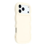 iPhone 17 Pro Max - EIDERWOOD Fleksibelt Plastik Wavy Bagside Cover - Hvid