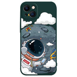 iPhone 14 Fleksibel Bagside Cover af Plastik m. Print - Astronaut På Månen / Grøn