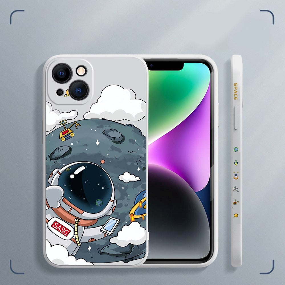 iPhone 14 Plus Fleksibel Bagside Cover af Plastik m. Print - Astronaut På Månen / Hvid