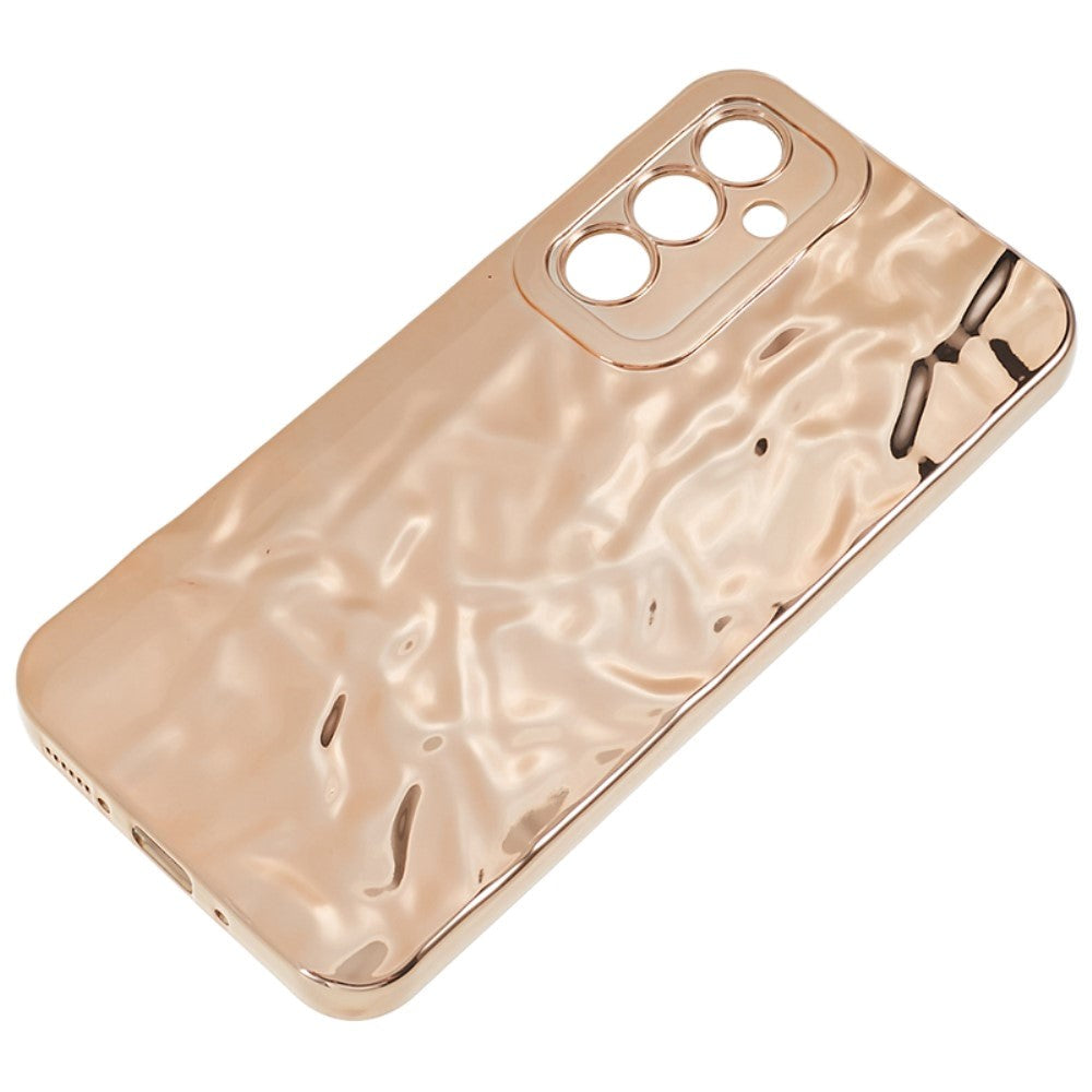 Samsung Galaxy A14 (5G) Skinnende Fleksibel Plastik Bagside Cover - Bølget Design - Guld