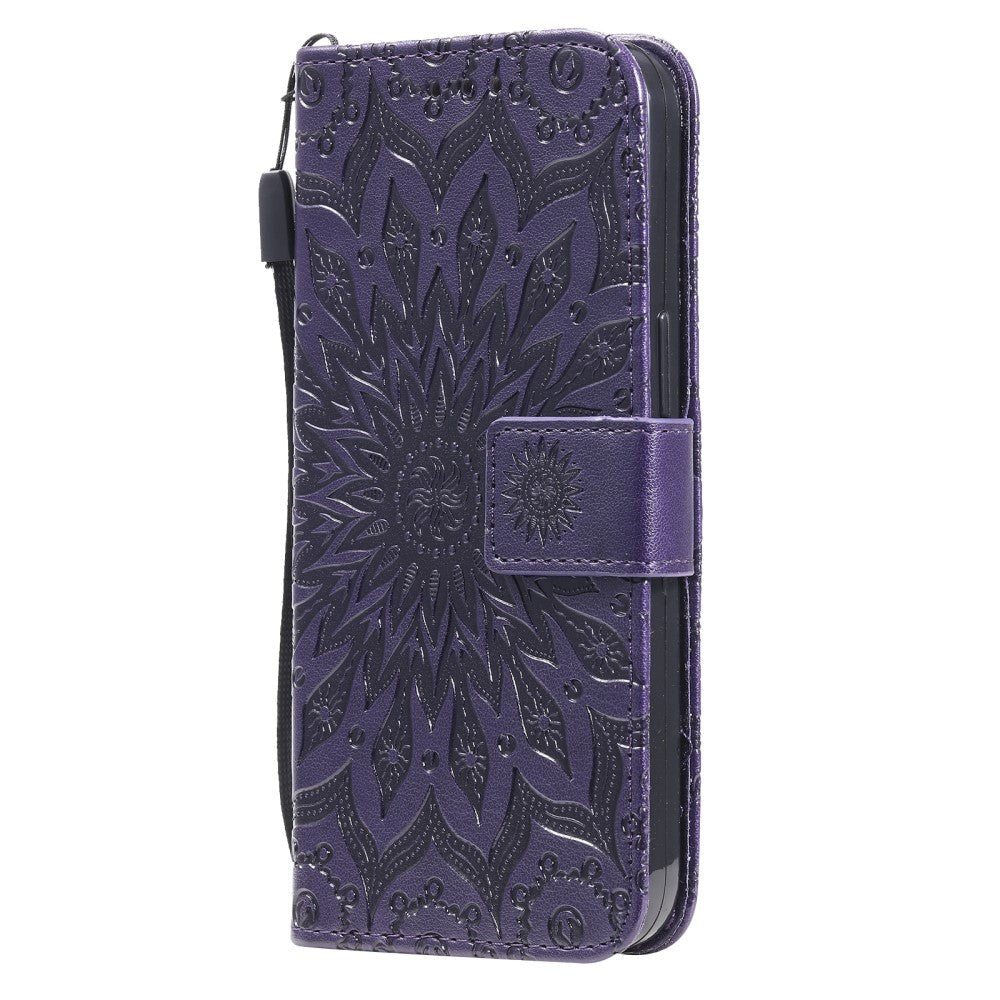 iPhone 15 Læder Flip Cover m. Pung og Strop - Mandala Blomst - Lilla