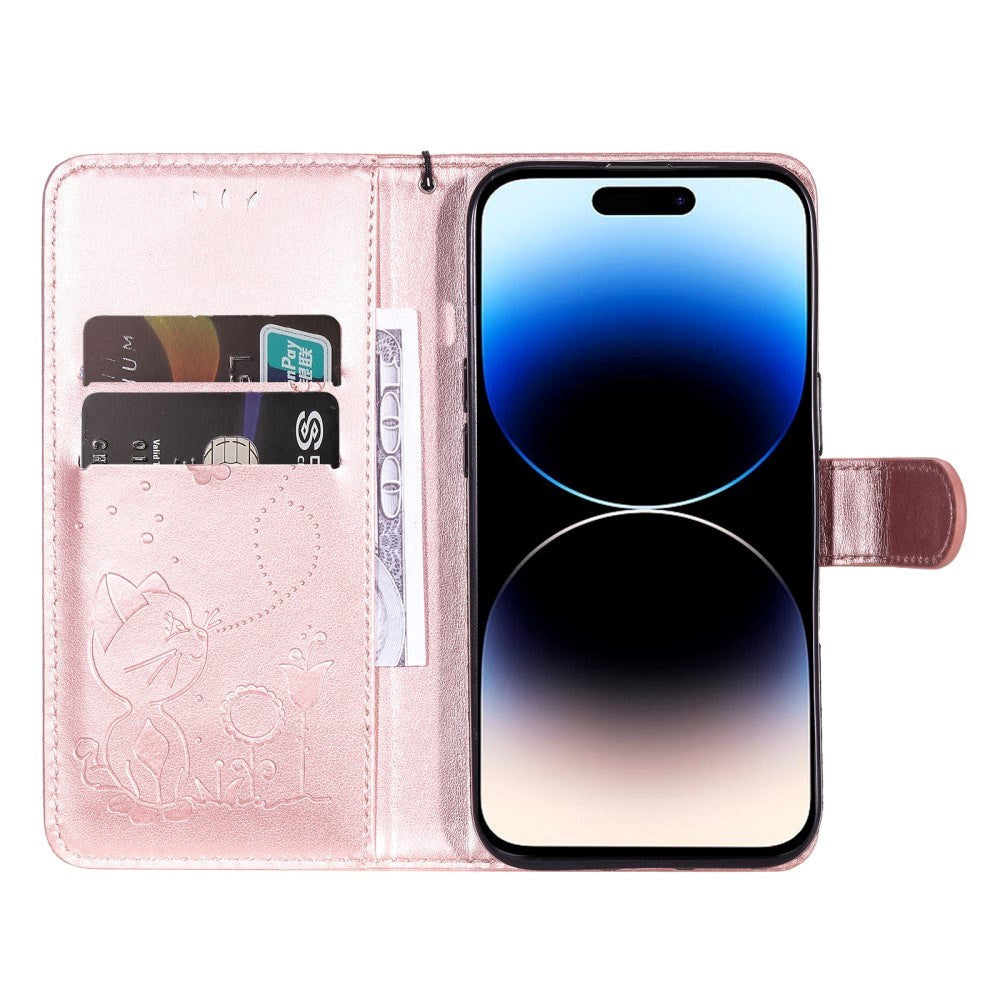 iPhone 15 Pro Læder Flip Cover m. Pung & Strop - Kat Indgravering - Rose Gold