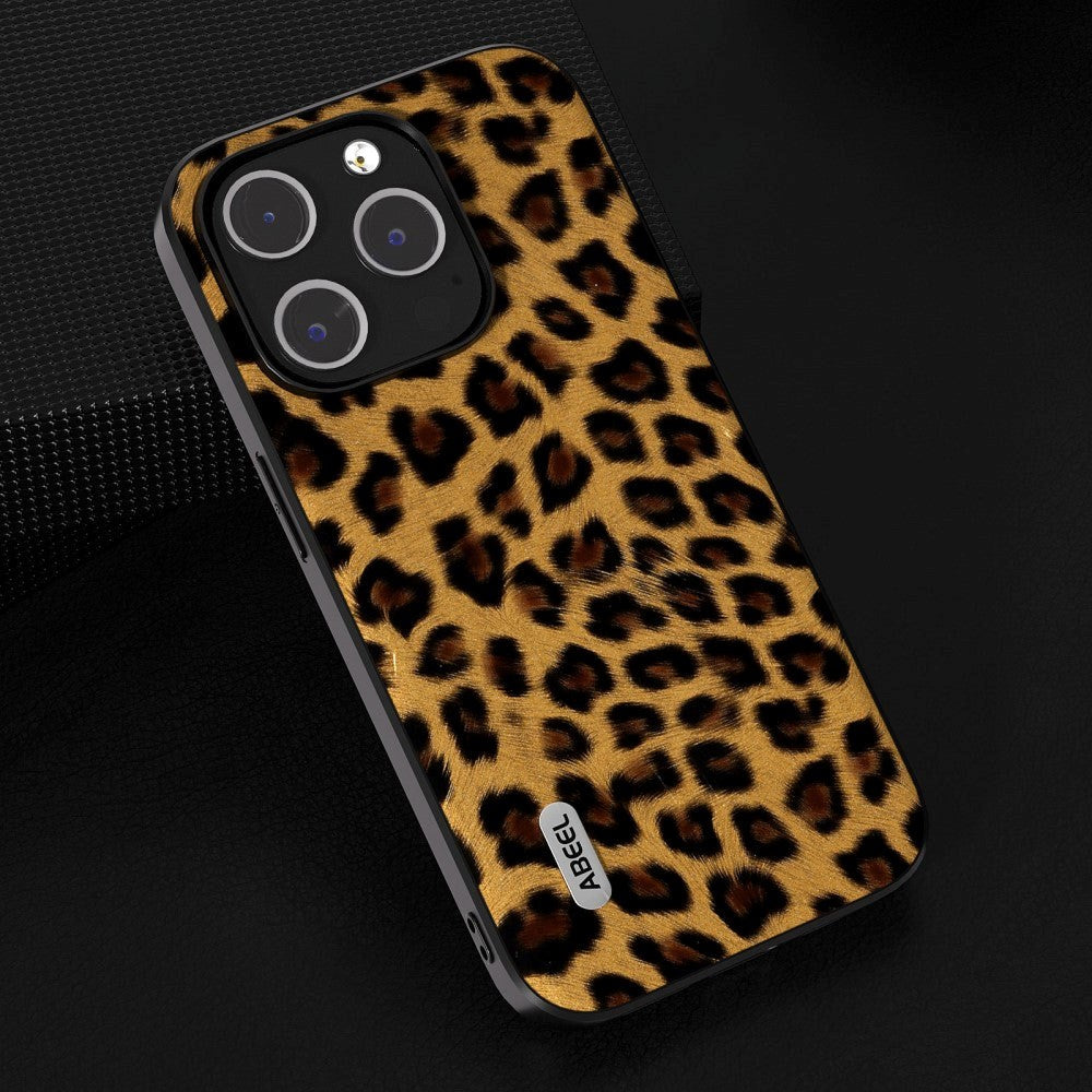 iPhone 15 Pro Max Fleksibelt Plast Bagside Cover - Leopard Mønster - Guld