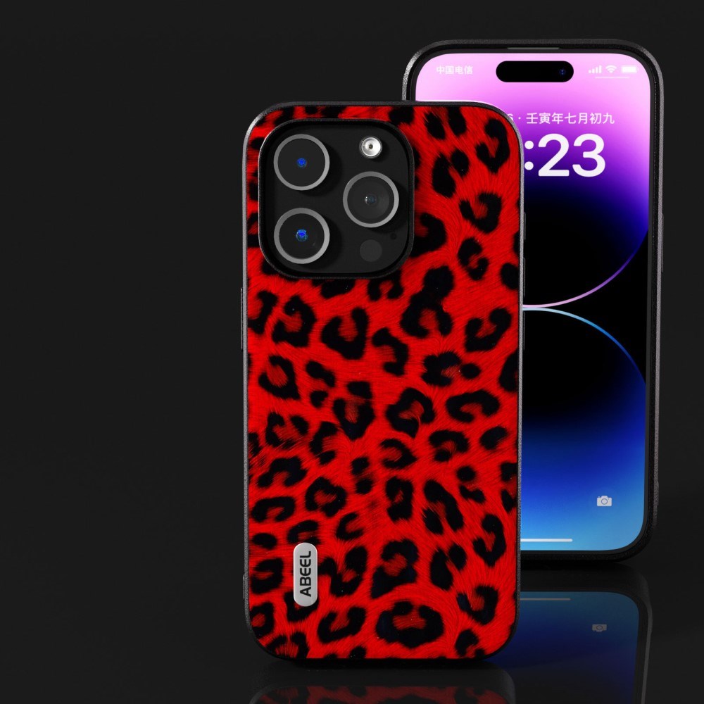 iPhone 15 Pro Fleksibelt Plast Bagside Cover - Leopard Mønster - Rød