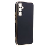 Samsung Galaxy S23 FE Fleksibelt Plastik Bagside Cover m. Guld Kant - Sort