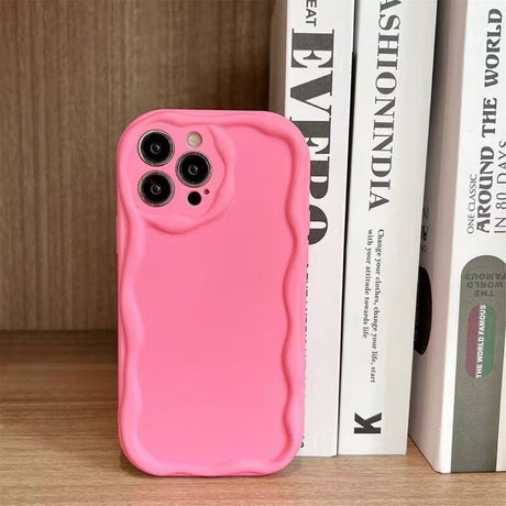 iPhone 15 Pro Fleksibelt Plastik Bagside Cover m. Bølget Kanter - Pink