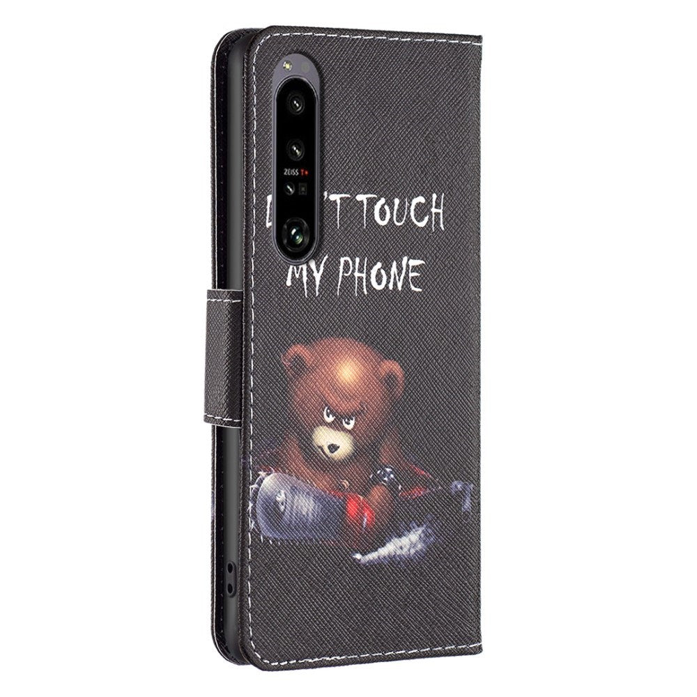 EIDERWOOD Sony Xperia 1 VI Læder Flip Cover m. Pung & Ståfunktion - "Don't Touch My Phone" - Bjørn