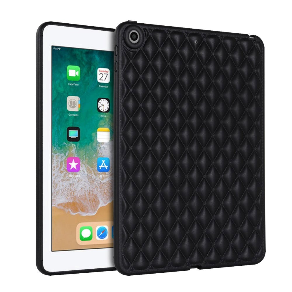 iPad 9.7 (2018-2017) / iPad Air 2 Fleksibelt Plastik Bagside Cover - Rhombe Design - Sort